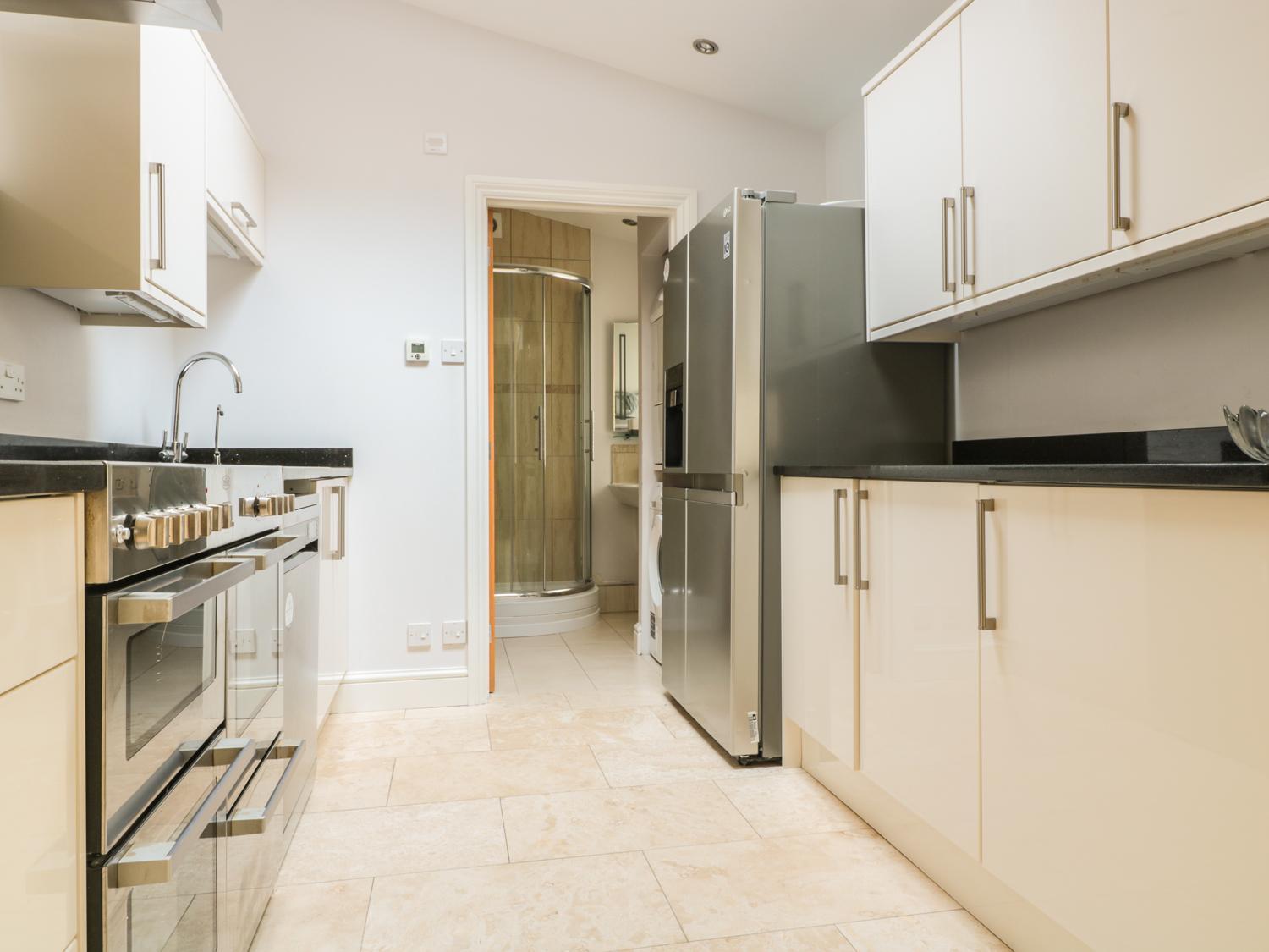 Villa 33 Crescent Gardens Bath Exterior foto